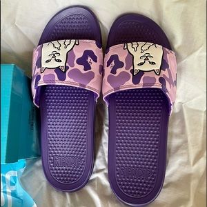 NWT RIPNDIP Slides- original box included